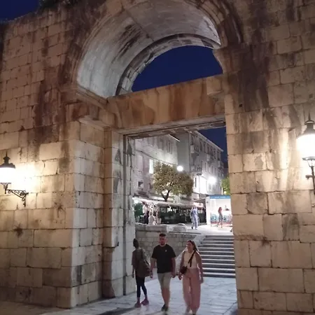 Готель Heritage Diocletians Palac 4*